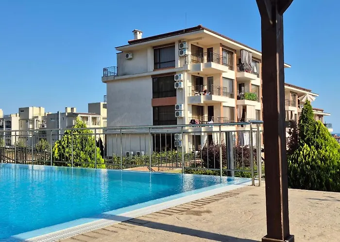 Sofia Macon Apartahotel 4*